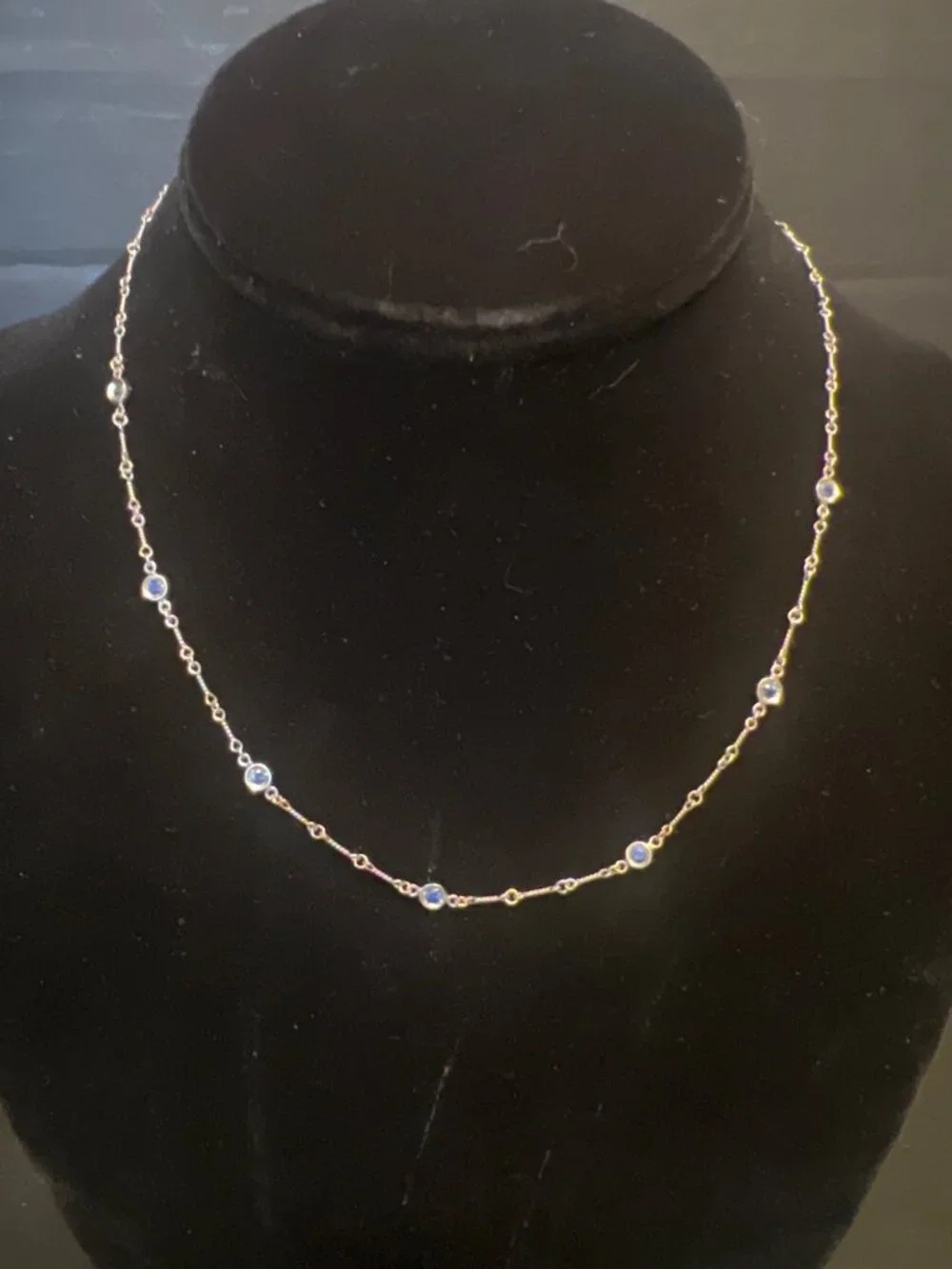 18K White Gold Sapphire 16